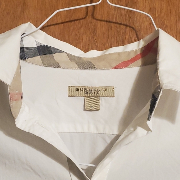 Burberry Brit Sz MED. WHITE TAILORED FIT. BUTTON UP. - Picture 5 of 7